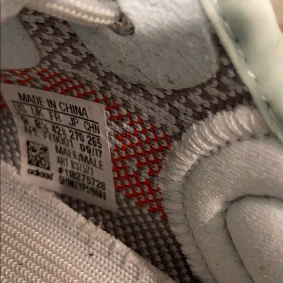 Adidas Yeezy Boost 350 V2 Sneaker - Picture 7 of 7